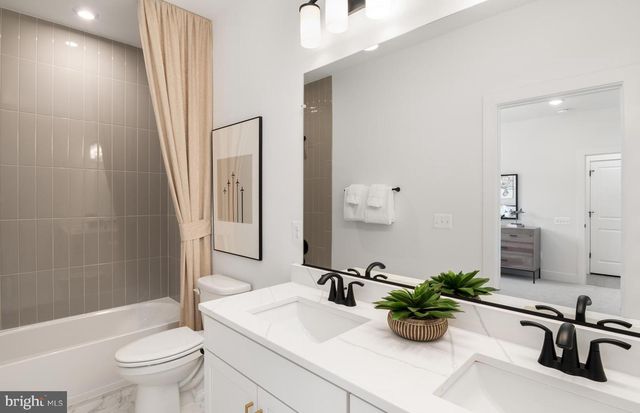 18281 BATTLEFIELD CROSSING LN, Leesburg, VA 20176