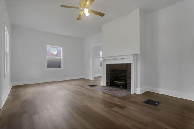 2675 Sullivant Avenue, Columbus, OH 43204