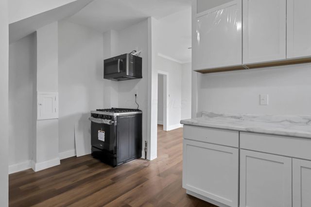 2675 Sullivant Avenue, Columbus, OH 43204