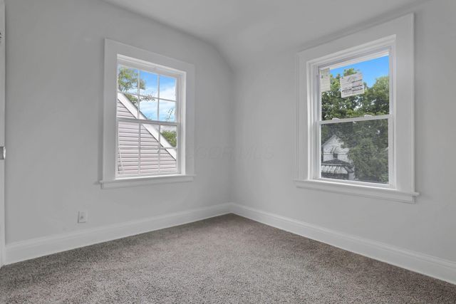 2675 Sullivant Avenue, Columbus, OH 43204