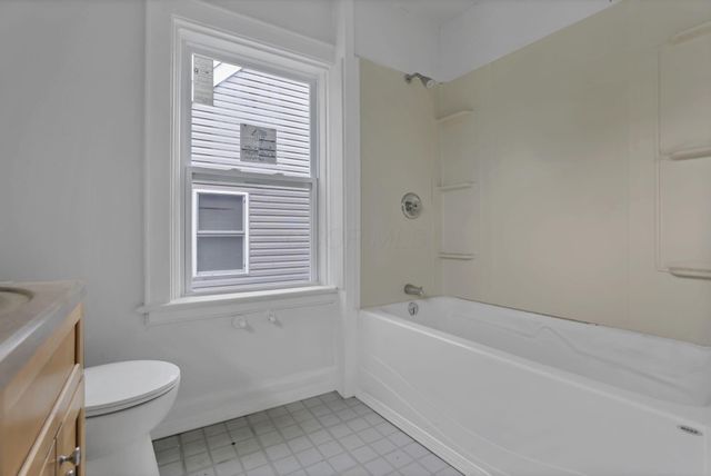 2675 Sullivant Avenue, Columbus, OH 43204