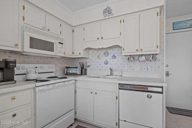 2008 E Fort Macon Road E H-13, Atlantic Beach, NC 28512