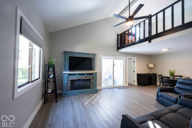 566 Conner Creek Drive, Fishers, IN 46038