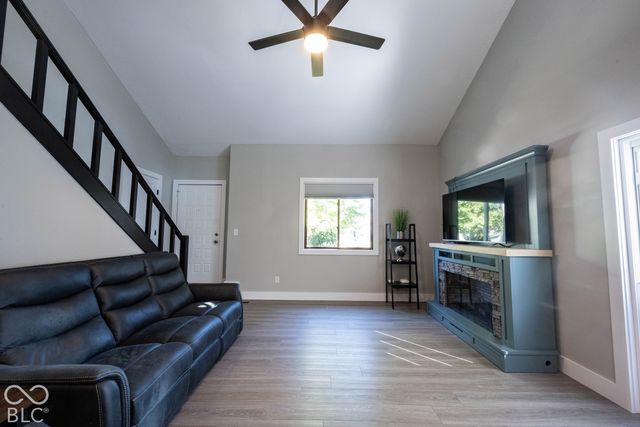 566 Conner Creek Drive, Fishers, IN 46038