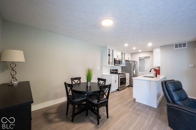 566 Conner Creek Drive, Fishers, IN 46038
