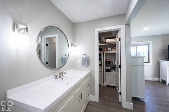 566 Conner Creek Drive, Fishers, IN 46038