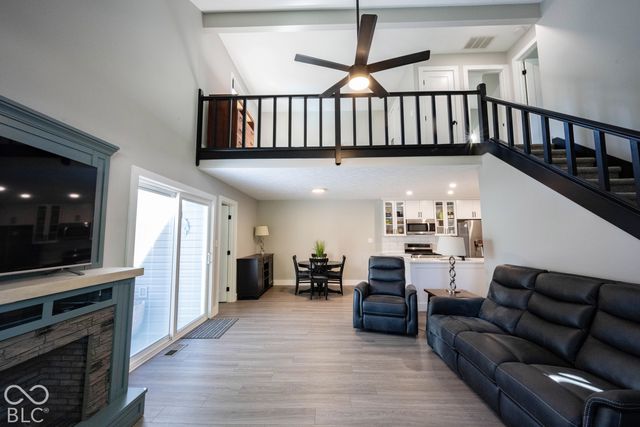 566 Conner Creek Drive, Fishers, IN 46038