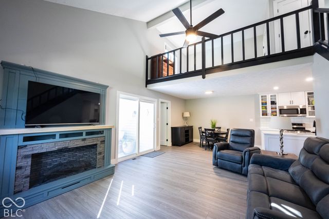 566 Conner Creek Drive, Fishers, IN 46038