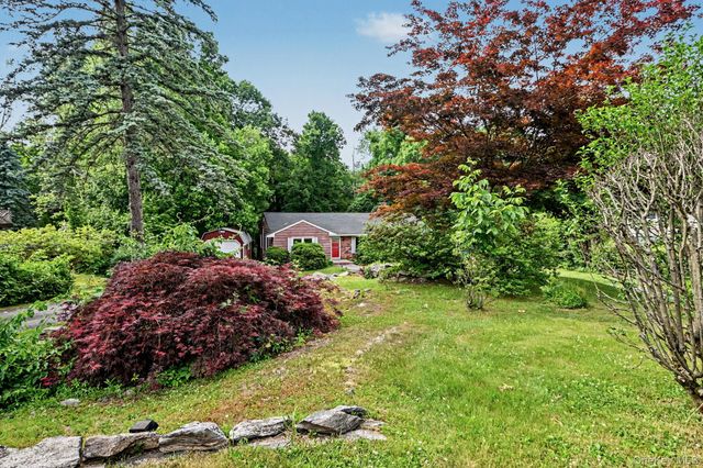 32 Lacona Road, Mahopac, NY 10541