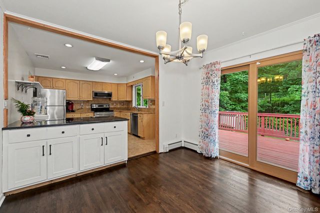 32 Lacona Road, Mahopac, NY 10541