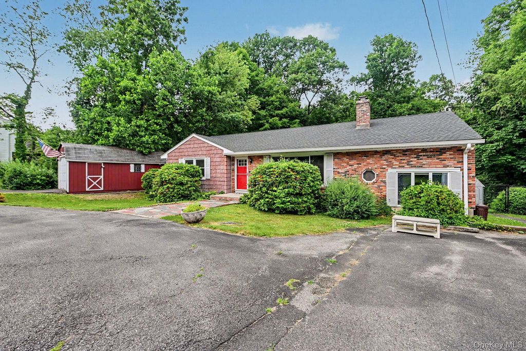 32 Lacona Road, Mahopac, NY 10541