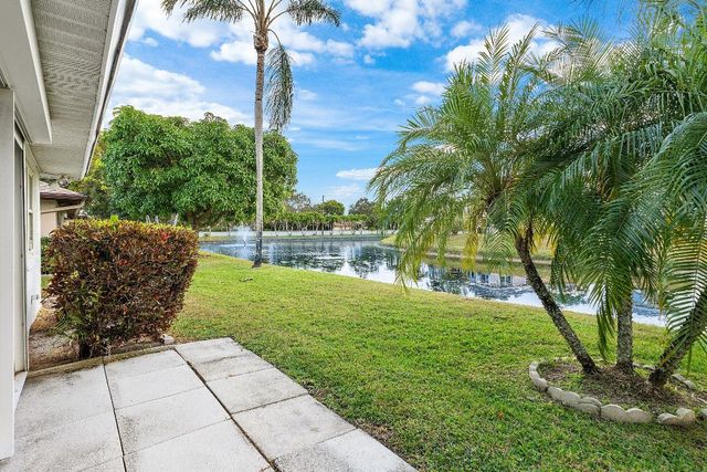 10848 Greentrail Drive S, Boynton Beach, FL 33436