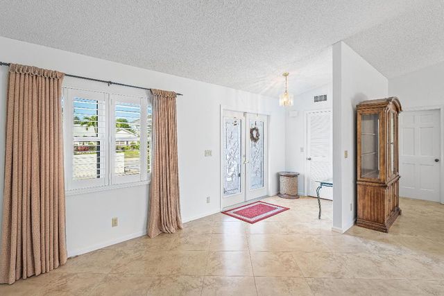 10848 Greentrail Drive S, Boynton Beach, FL 33436