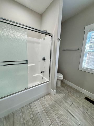 1135 Cross Pointe Dr, Cookeville, TN 38506
