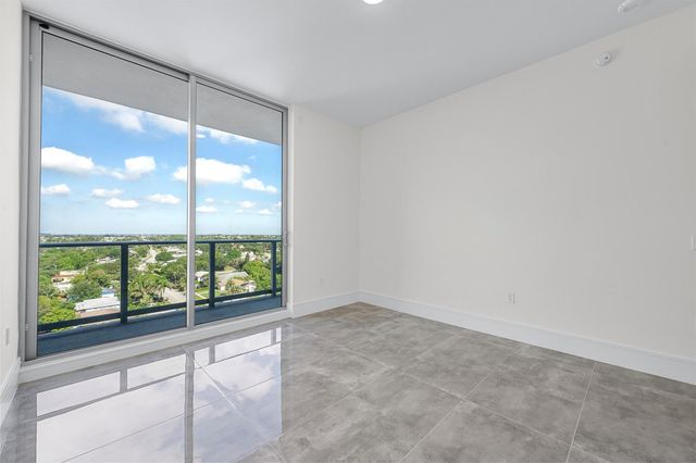 220 Lake Shore Drive 923, Lake Park, FL 33403