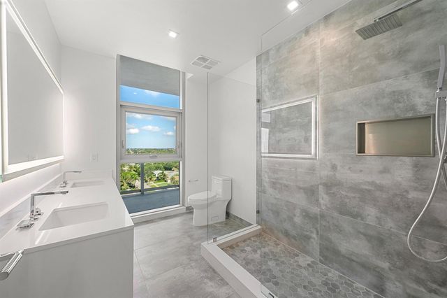 220 Lake Shore Drive 923, Lake Park, FL 33403