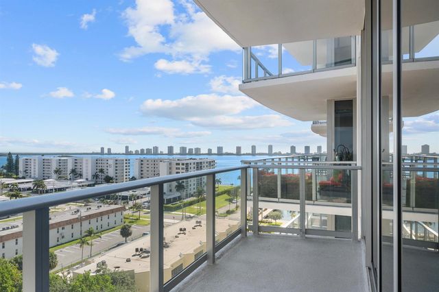 220 Lake Shore Drive 923, Lake Park, FL 33403