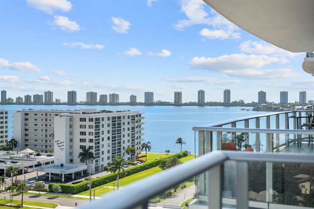 220 Lake Shore Drive 923, Lake Park, FL 33403