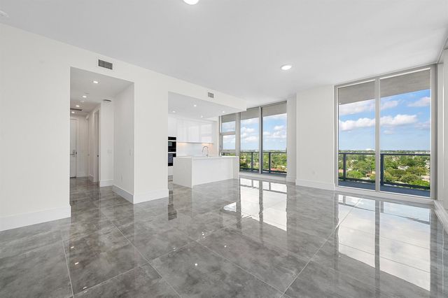 220 Lake Shore Drive 923, Lake Park, FL 33403