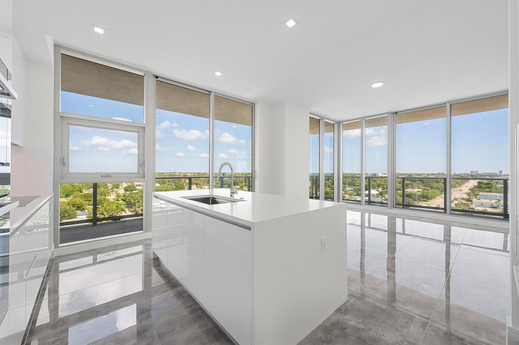 220 Lake Shore Drive 923, Lake Park, FL 33403