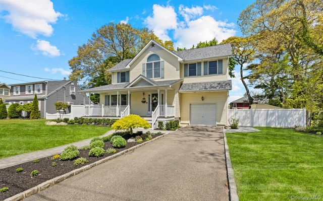 25 Bay 3rd Street, Islip, NY 11751