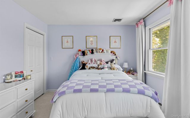 25 Bay 3rd Street, Islip, NY 11751