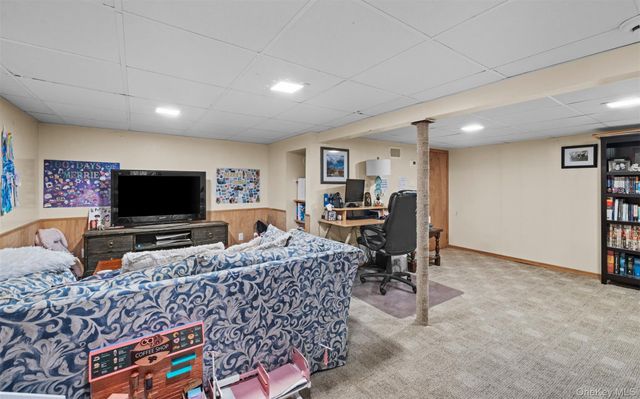 25 Bay 3rd Street, Islip, NY 11751