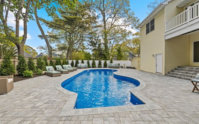 25 Bay 3rd Street, Islip, NY 11751