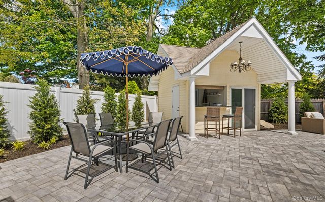 25 Bay 3rd Street, Islip, NY 11751