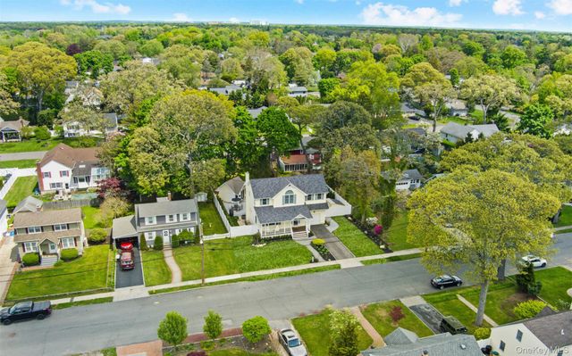 25 Bay 3rd Street, Islip, NY 11751
