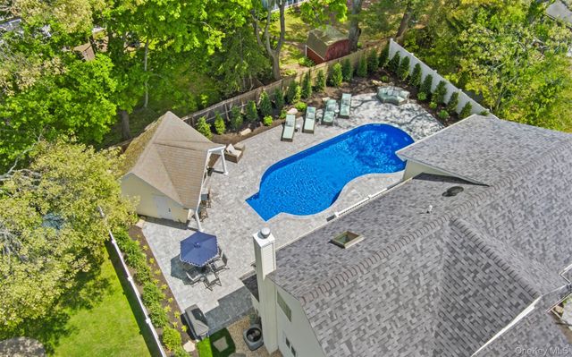 25 Bay 3rd Street, Islip, NY 11751