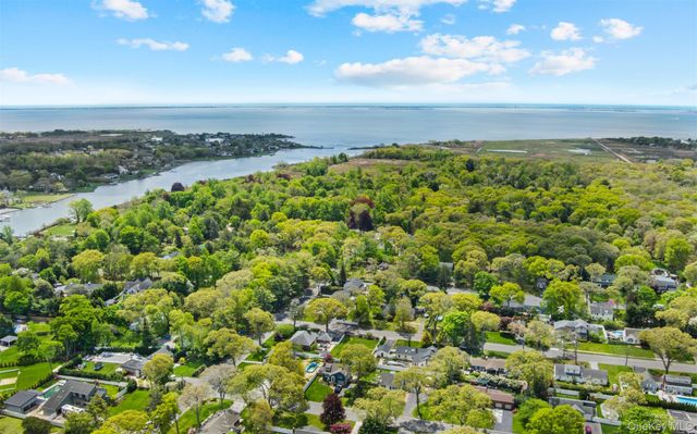 25 Bay 3rd Street, Islip, NY 11751