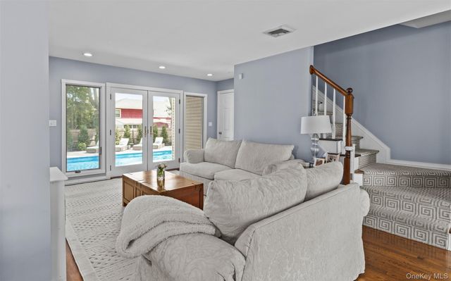 25 Bay 3rd Street, Islip, NY 11751