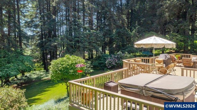 852 Hylo Rd SE, Salem, OR 97306