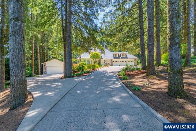 852 Hylo Rd SE, Salem, OR 97306