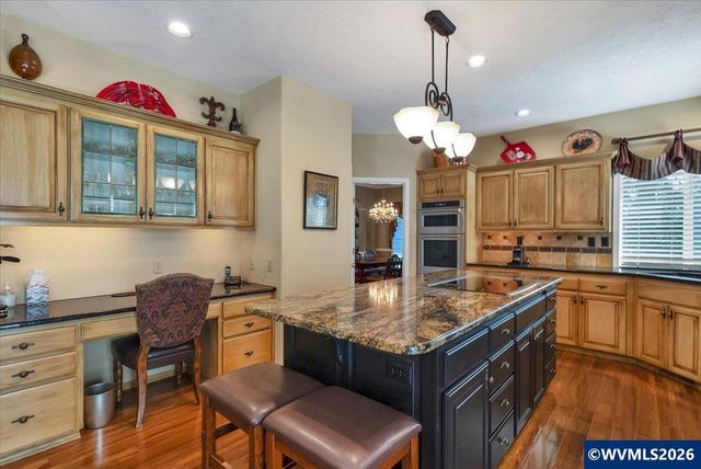 852 Hylo Rd SE, Salem, OR 97306