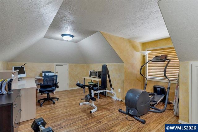 852 Hylo Rd SE, Salem, OR 97306