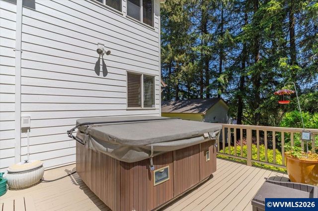 852 Hylo Rd SE, Salem, OR 97306