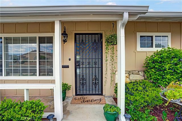 1221 W Mayberry Avenue, Hemet, CA 92543