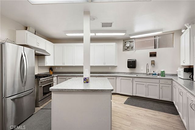 1221 W Mayberry Avenue, Hemet, CA 92543