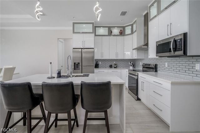 2806 45th AVE NE, Naples, FL 34120