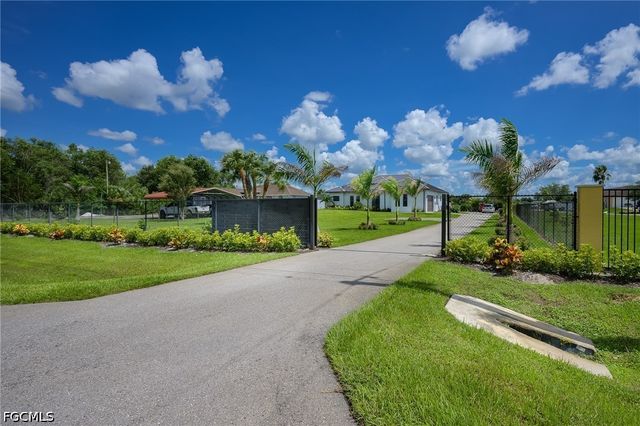 2806 45th AVE NE, Naples, FL 34120