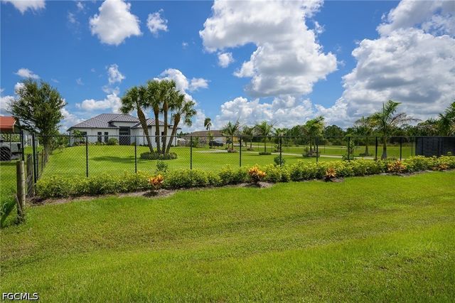 2806 45th AVE NE, Naples, FL 34120