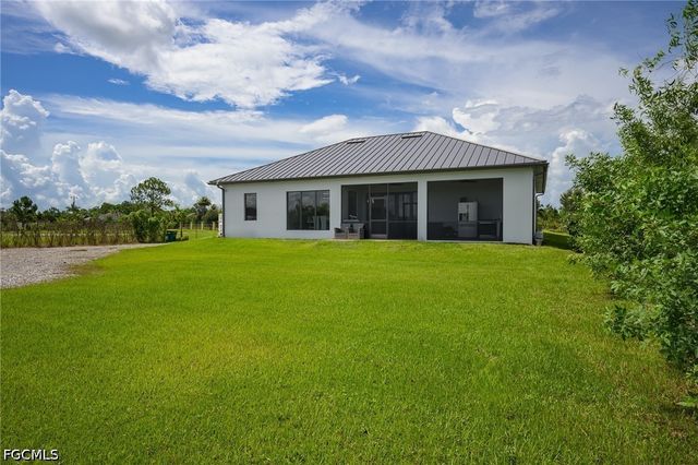 2806 45th AVE NE, Naples, FL 34120