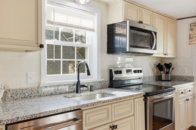 80 Weare Road, New Boston, NH 03070