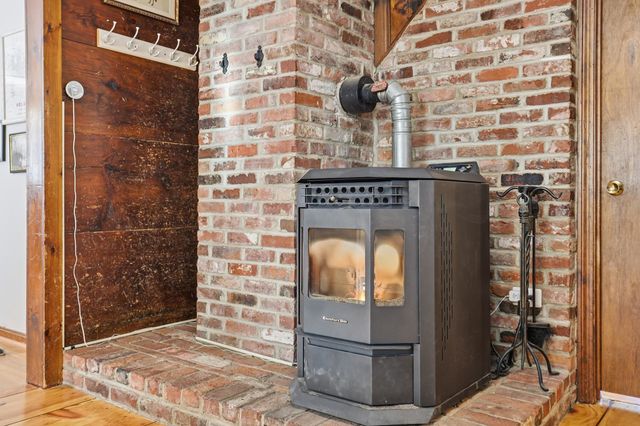 80 Weare Road, New Boston, NH 03070