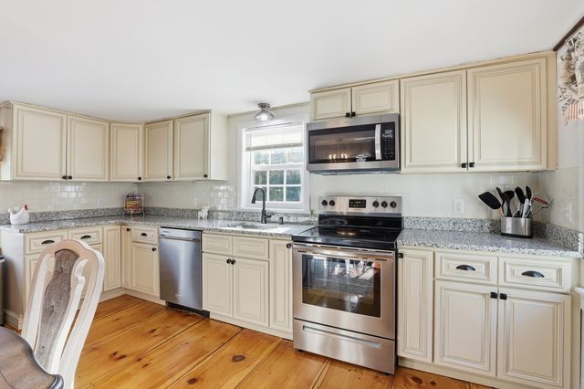 80 Weare Road, New Boston, NH 03070