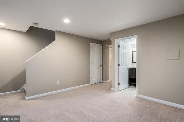 2 QUINCY CT, Sterling, VA 20165
