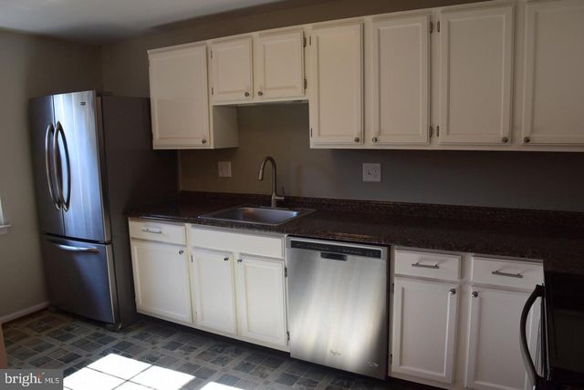 2 QUINCY CT, Sterling, VA 20165