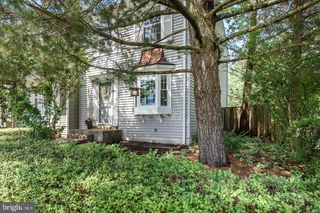 2 QUINCY CT, Sterling, VA 20165